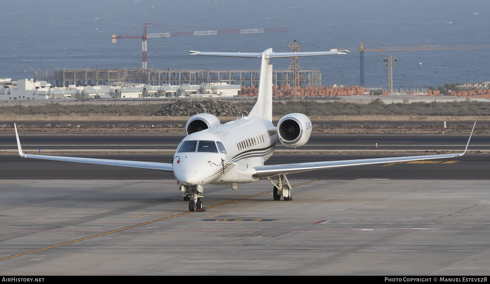 Aircraft Photo of ES-FOX | Embraer Legacy 650 (EMB-135BJ) | Panaviatic | AirHistory.net #263721