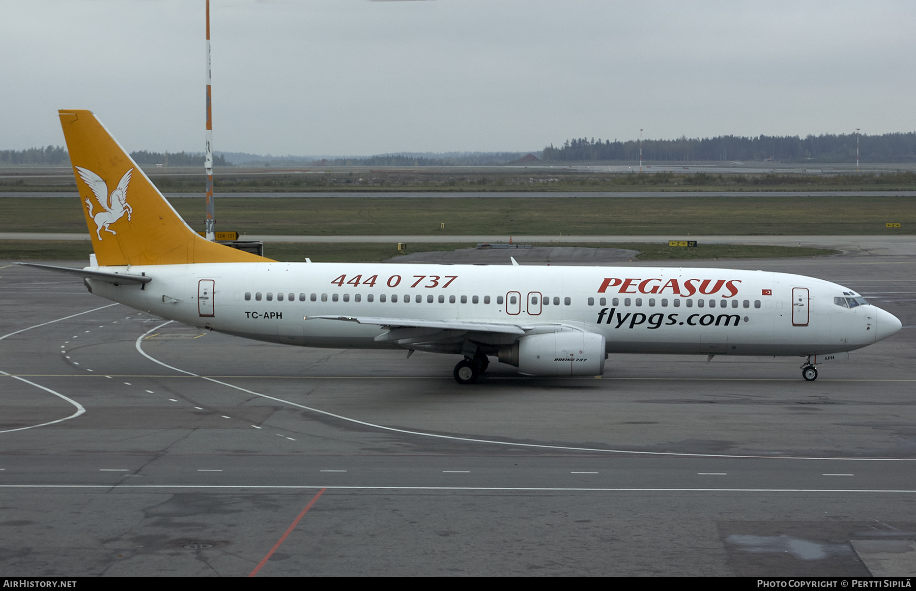 Aircraft Photo of TC-APH | Boeing 737-8S3 | Pegasus Airlines | AirHistory.net #263748