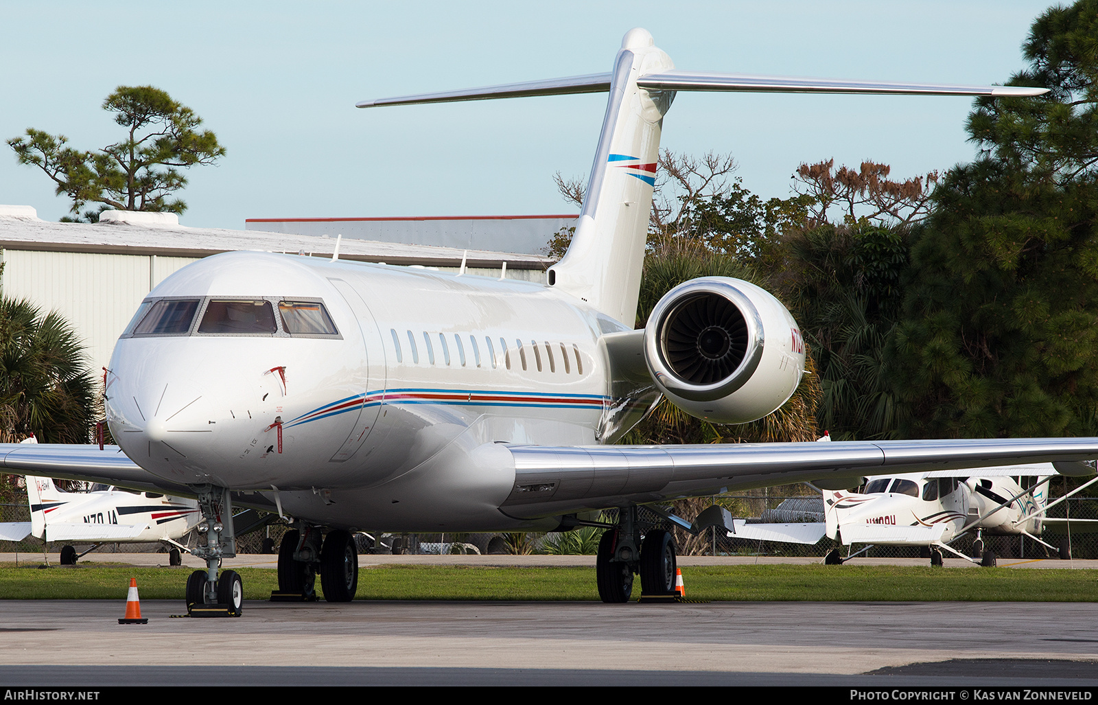 Aircraft Photo of N72XF | Bombardier Global 6000 (BD-700-1A10) | AirHistory.net #263818