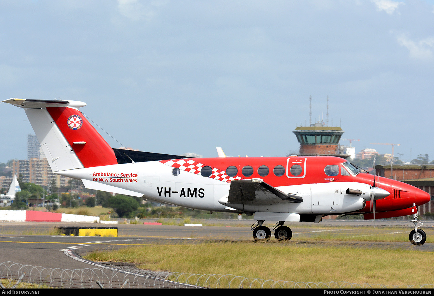 Aircraft Photo of VH-AMS | Hawker Beechcraft B200C King Air | Ambulance Service Of New South Wales | AirHistory.net #263968