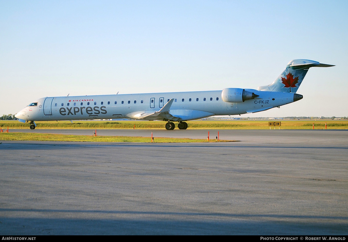 Aircraft Photo of C-FKJZ | Bombardier CRJ-900 (CL-600-2D24) | Air Canada Express | AirHistory.net #264013