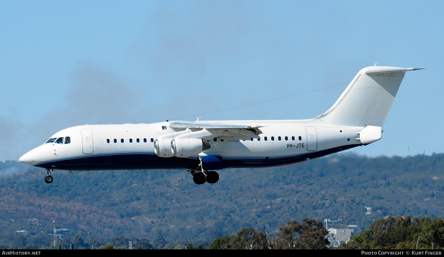 Aircraft Photo of VH-JTE | BAE Systems Avro 146-RJ100 | Cobham Aviation Services | AirHistory.net #264198