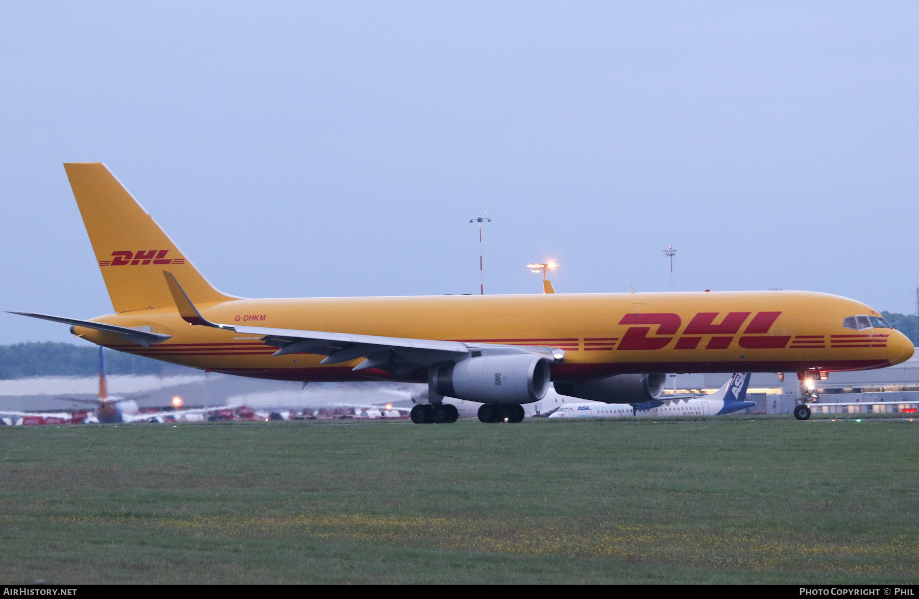 Aircraft Photo of G-DHKM | Boeing 757-223(PCF) | DHL International | AirHistory.net #264298