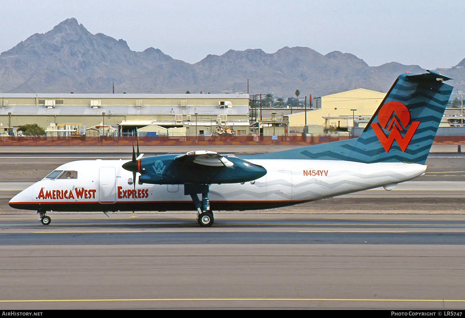 Aircraft Photo of N454YV | De Havilland Canada DHC-8-202Q Dash 8 | America West Express | AirHistory.net #264336