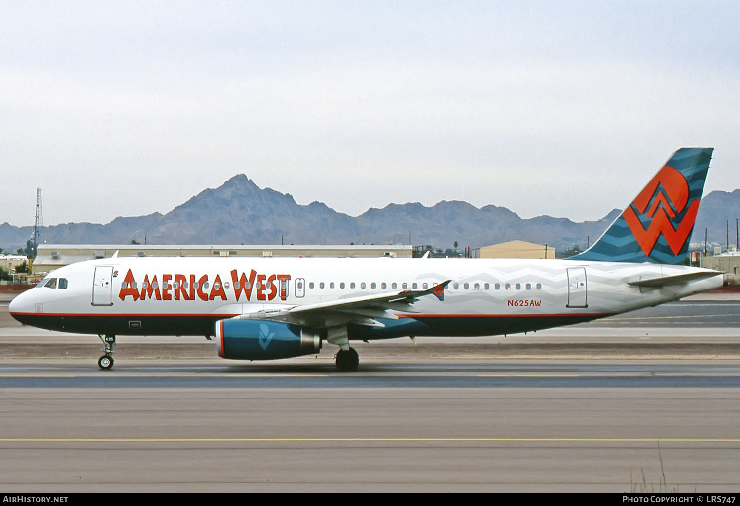 Aircraft Photo of N625AW | Airbus A320-231 | America West Airlines | AirHistory.net #264342