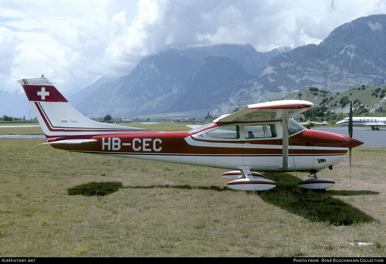 Aircraft Photo of HB-CEC | Cessna 182P Skylane | AirHistory.net #264377