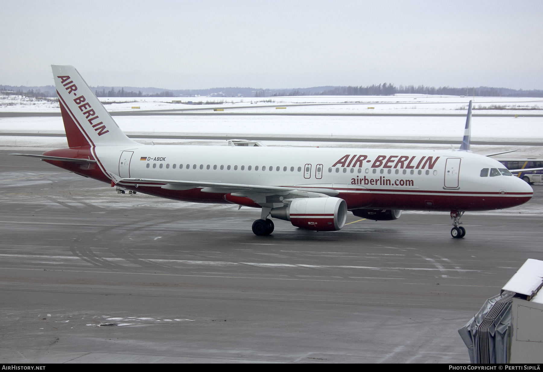 Aircraft Photo of D-ABDK | Airbus A320-214 | Air Berlin | AirHistory.net #264676