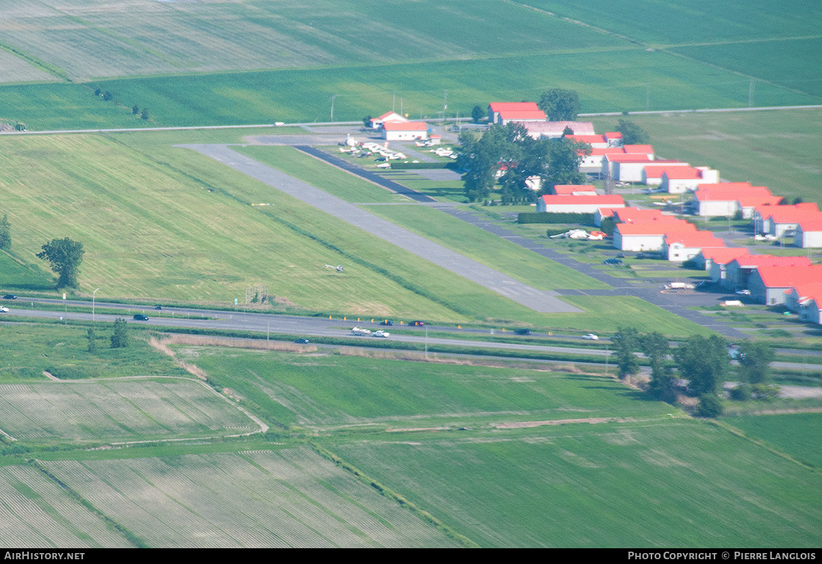 Airport photo of Saint-Mathieu-de-Beloeil (CSB3) in Quebec, Canada | AirHistory.net #264683