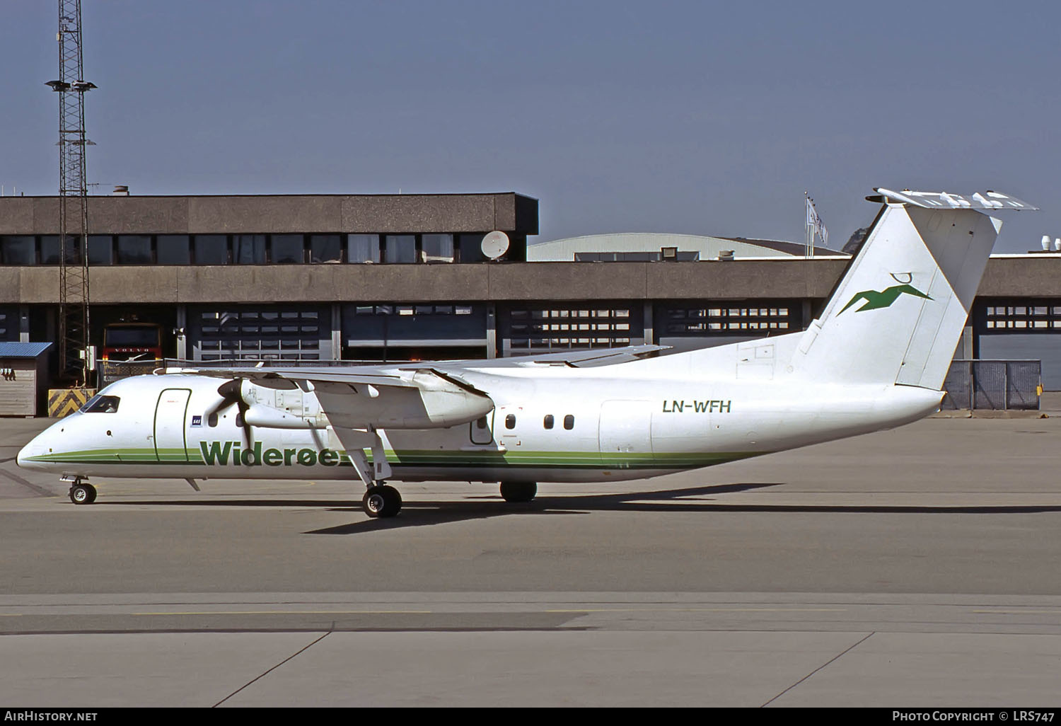 Aircraft Photo of LN-WFH | De Havilland Canada DHC-8-311 Dash 8 | Widerøe | AirHistory.net #265013