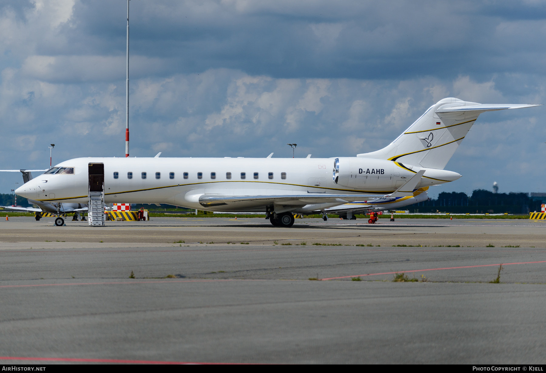 Aircraft Photo of D-AAHB | Bombardier Global Express (BD-700-1A10) | AirHistory.net #265247