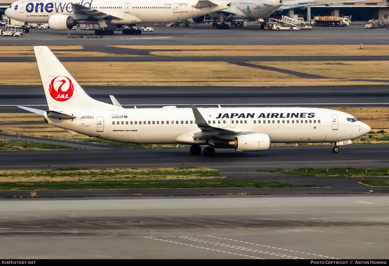 Aircraft Photo of JA322J | Boeing 737-846 | Japan Airlines - JAL | AirHistory.net #265287