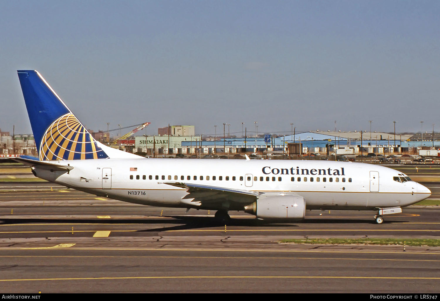 Aircraft Photo of N13716 | Boeing 737-724 | Continental Airlines | AirHistory.net #265302