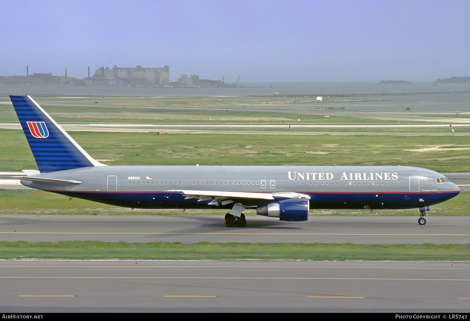 Aircraft Photo of N661UA | Boeing 767-322/ER | United Airlines | AirHistory.net #265311