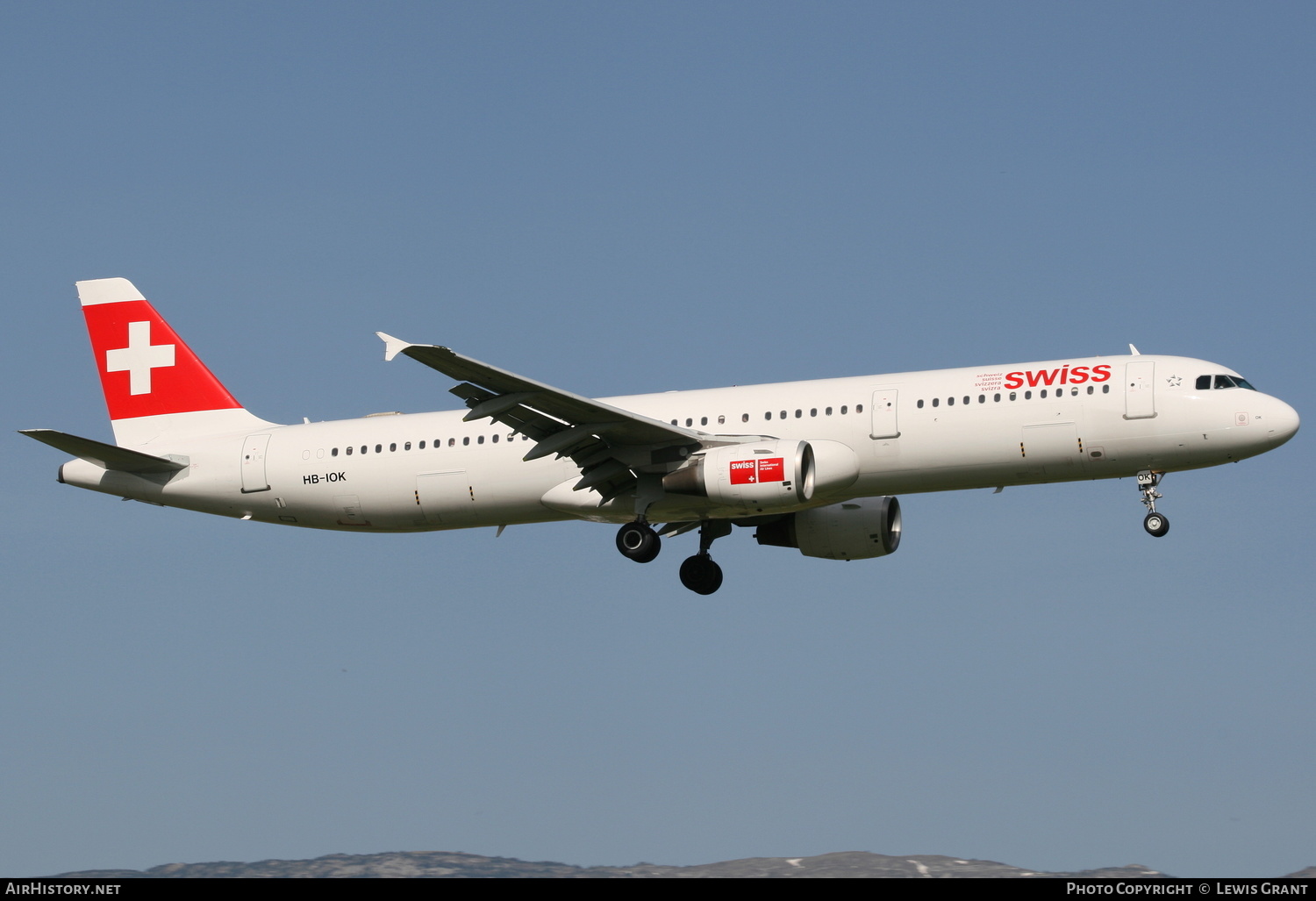 Aircraft Photo of HB-IOK | Airbus A321-111 | Swiss International Air Lines | AirHistory.net #265387