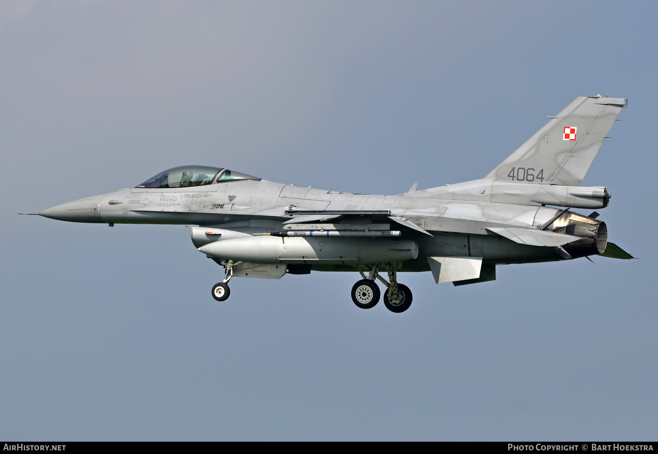Aircraft Photo of 4064 | General Dynamics F-16C Fighting Falcon | Poland - Air Force | AirHistory.net #265398