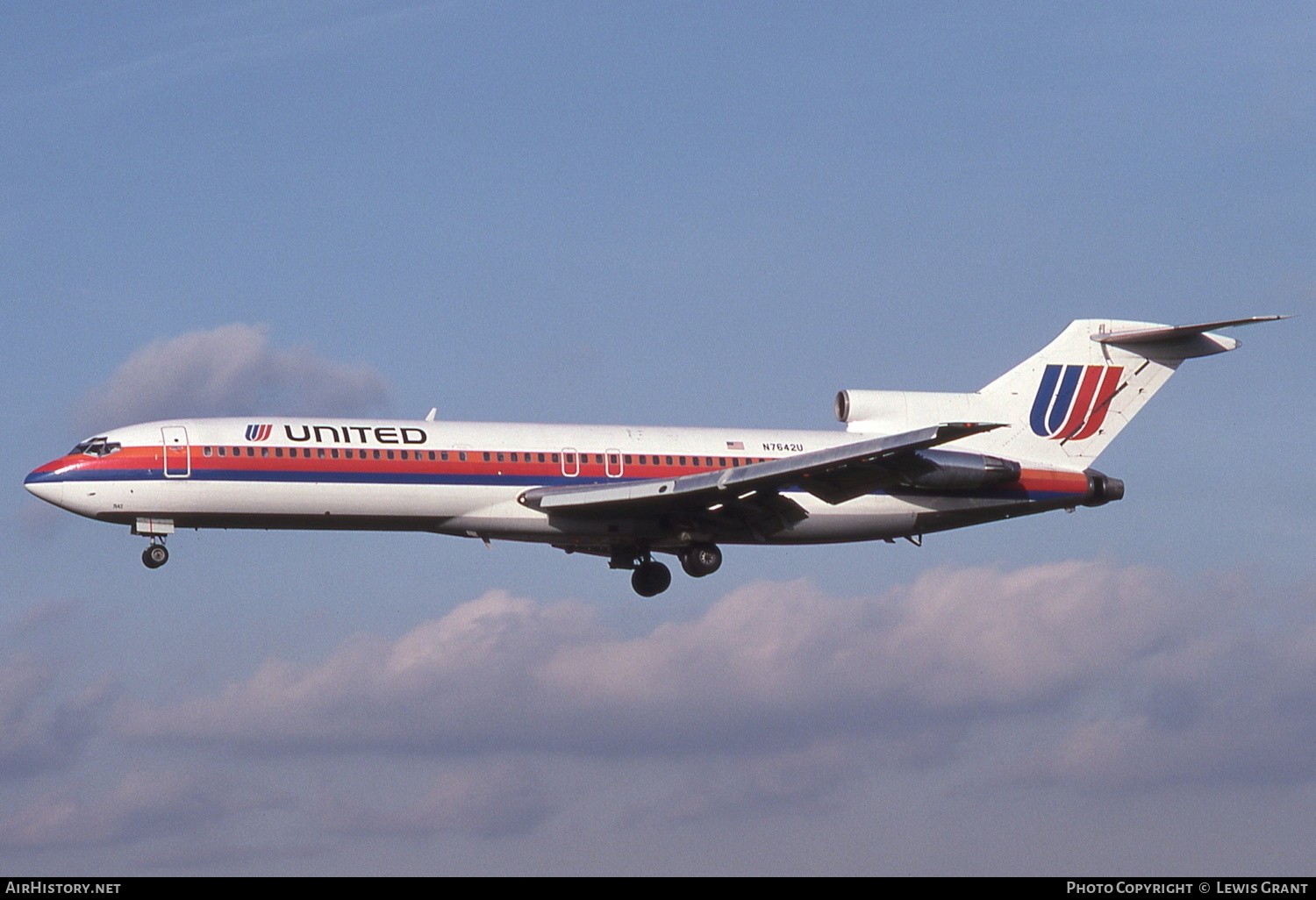 Aircraft Photo of N7642U | Boeing 727-222 | United Airlines | AirHistory.net #265409