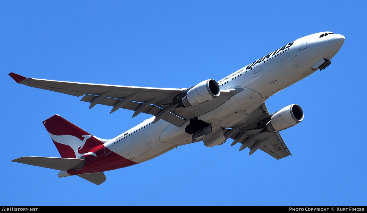 Aircraft Photo of VH-EBG | Airbus A330-203 | Qantas | AirHistory.net #265432