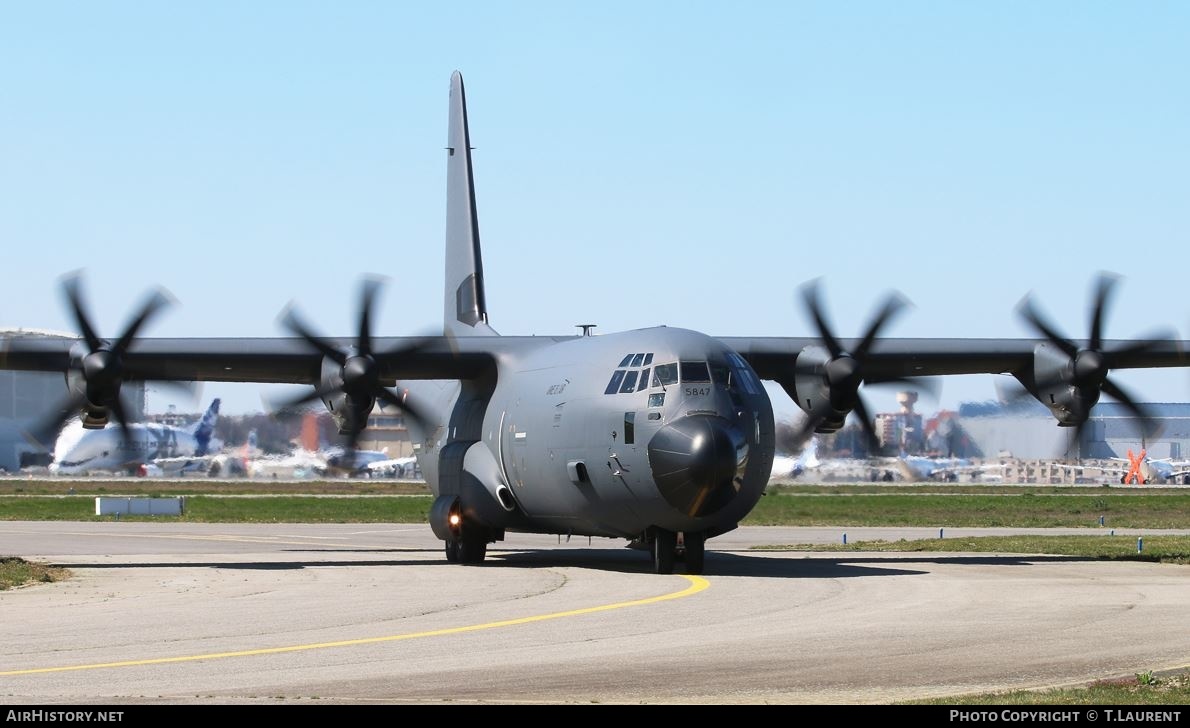 Aircraft Photo of 5847 | Lockheed Martin C-130J Hercules | France - Air Force | AirHistory.net #265433