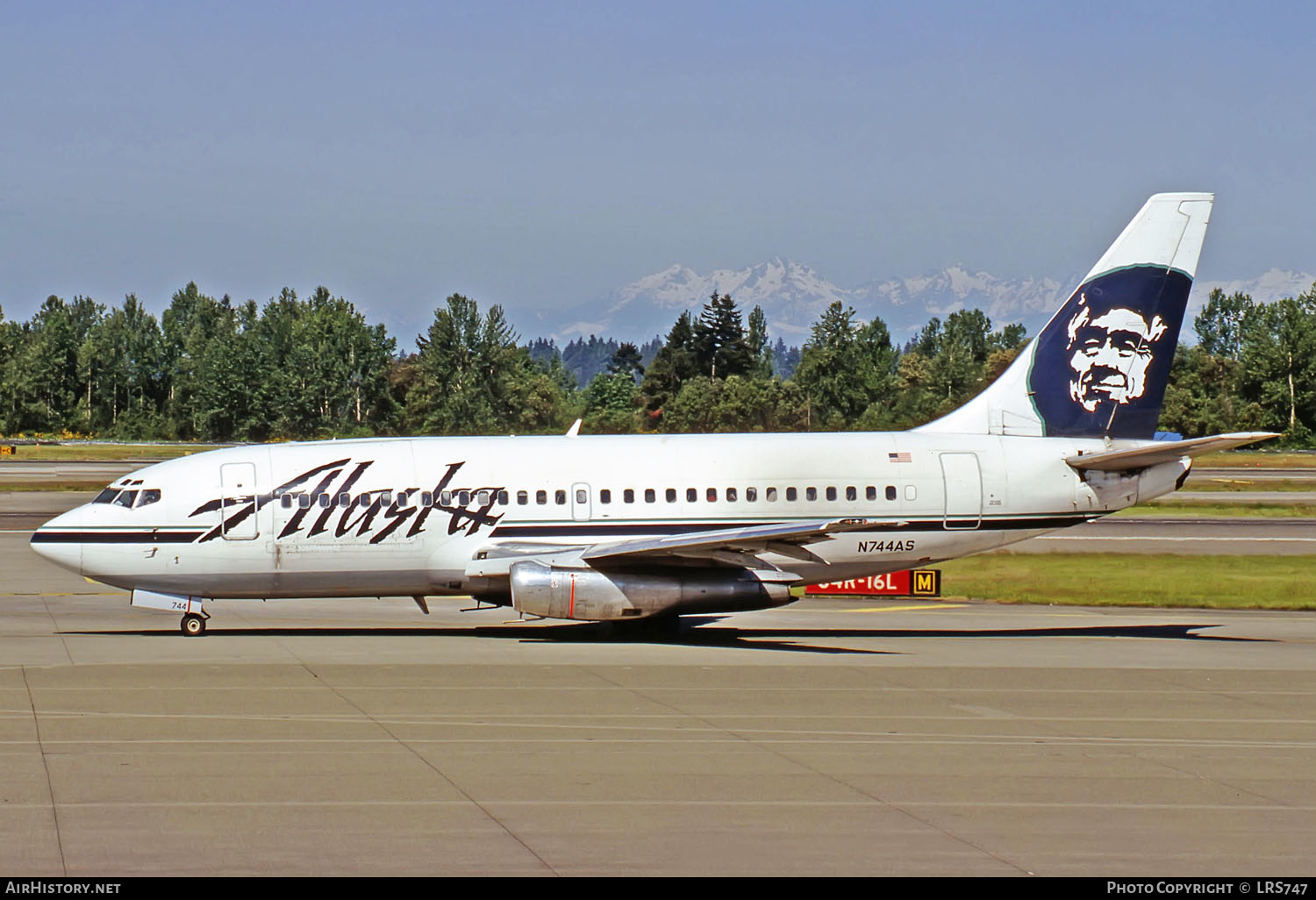 Aircraft Photo of N744AS | Boeing 737-210C/Adv | Alaska Airlines | AirHistory.net #265466