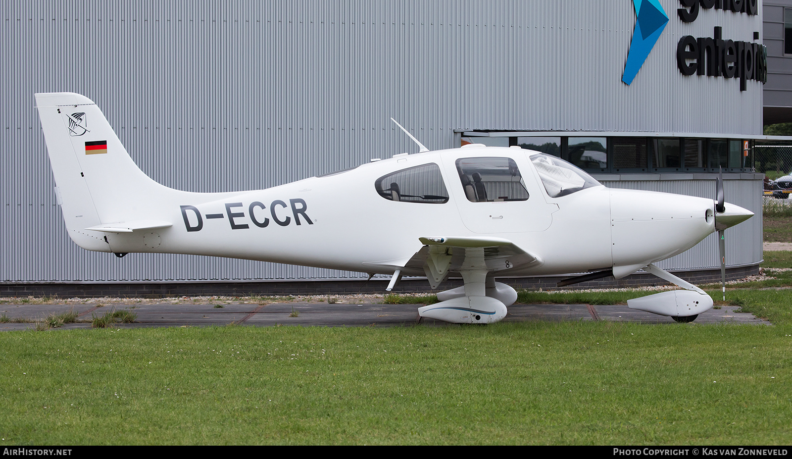Aircraft Photo of D-ECCR | Cirrus SR-20 G1 | AirHistory.net #265571
