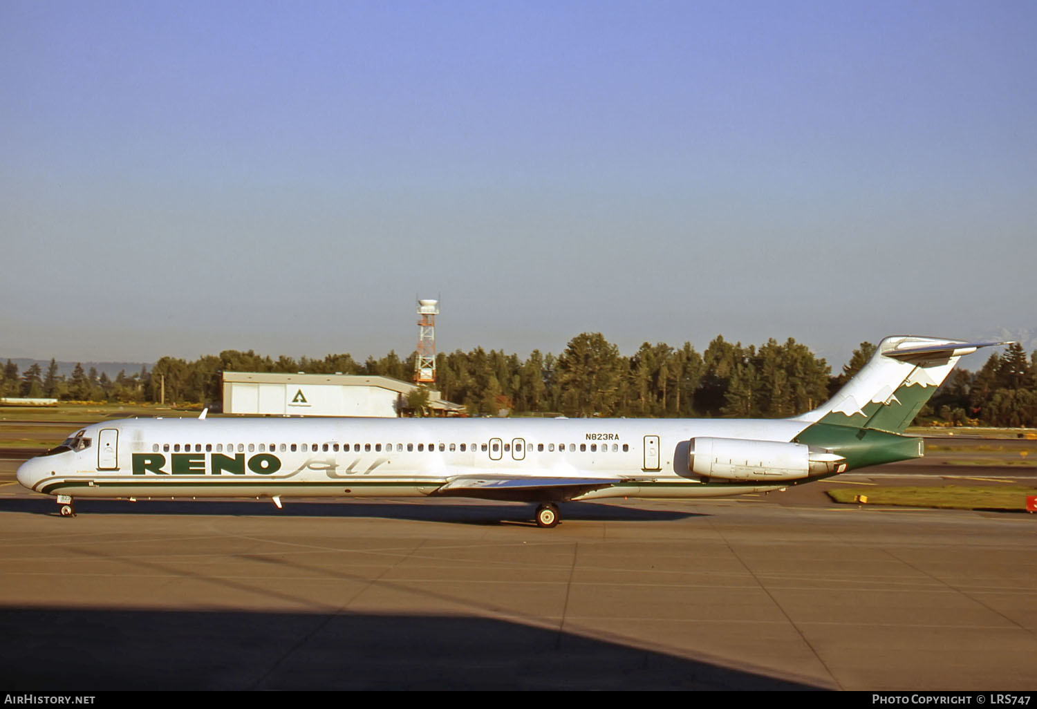 Aircraft Photo of N823RA | McDonnell Douglas MD-82 (DC-9-82) | Reno Air | AirHistory.net #265728