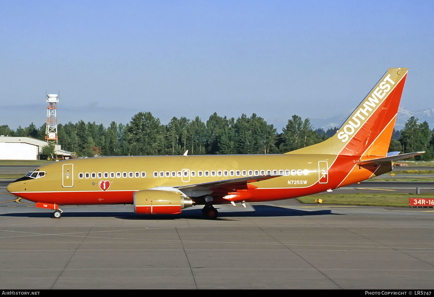 Aircraft Photo of N725SW | Boeing 737-7H4 | Southwest Airlines | AirHistory.net #265809