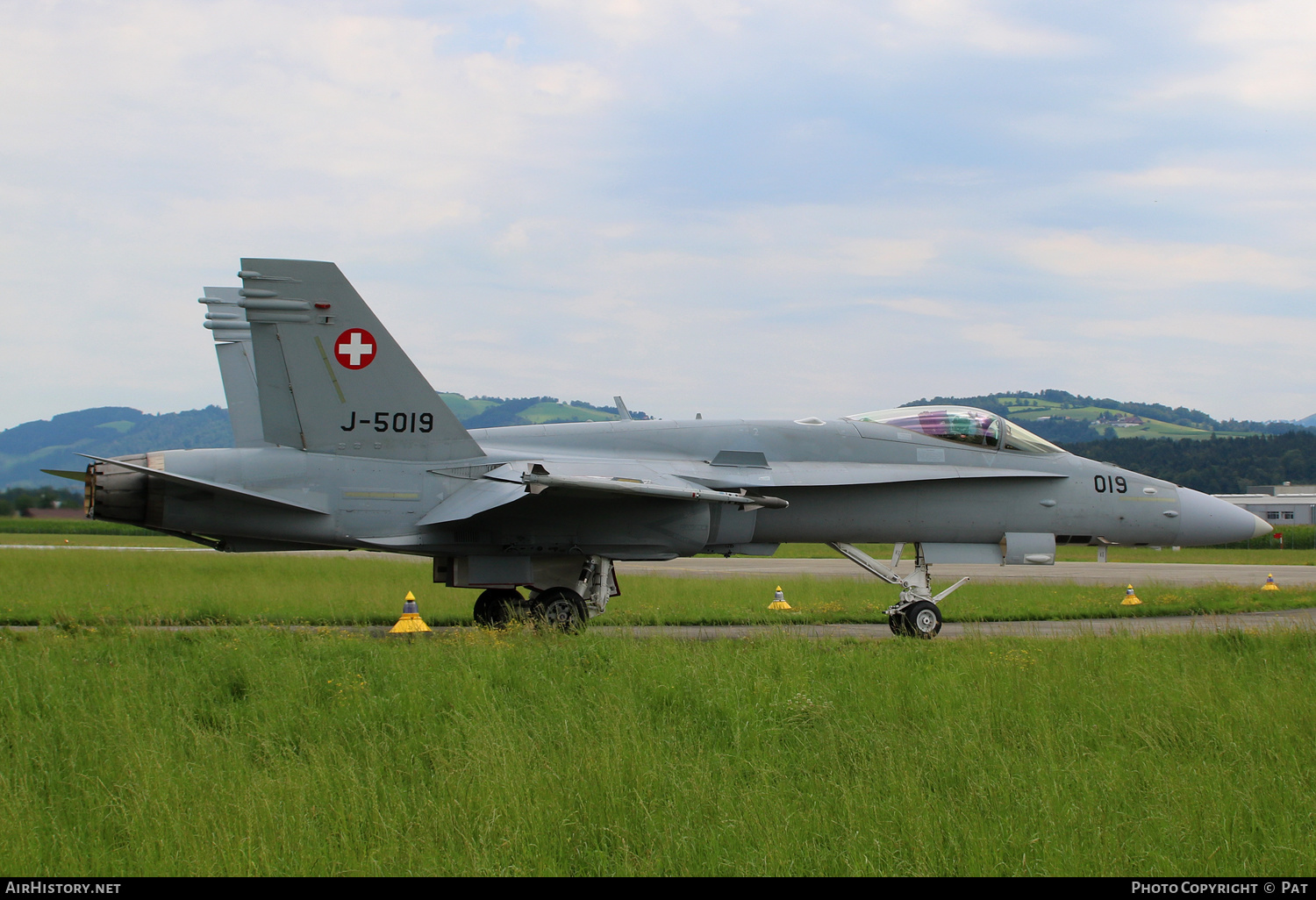 Aircraft Photo of J-5019 | McDonnell Douglas F/A-18C Hornet | Switzerland - Air Force | AirHistory.net #265839