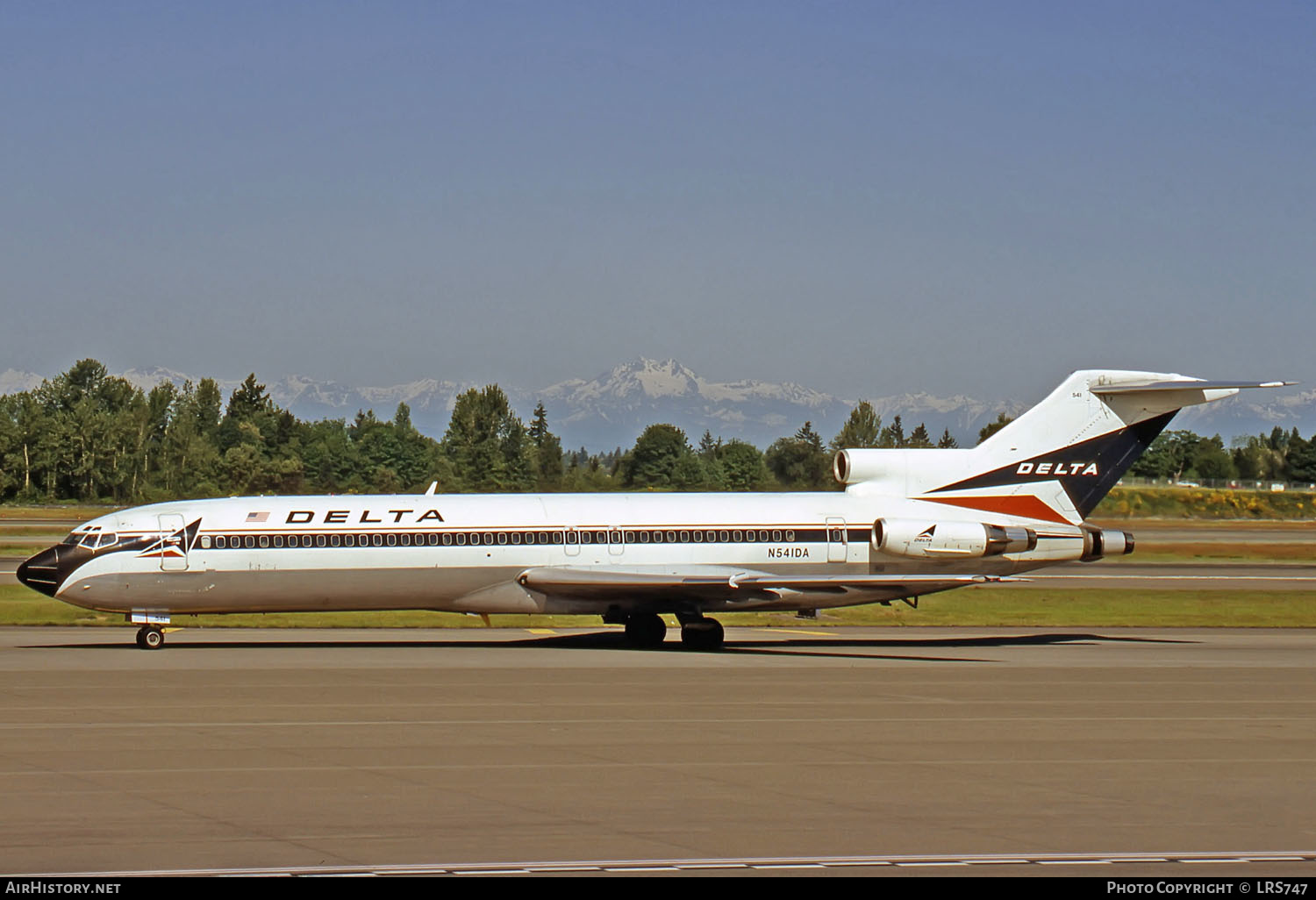 Aircraft Photo of N541DA | Boeing 727-232/Adv | Delta Air Lines | AirHistory.net #265854