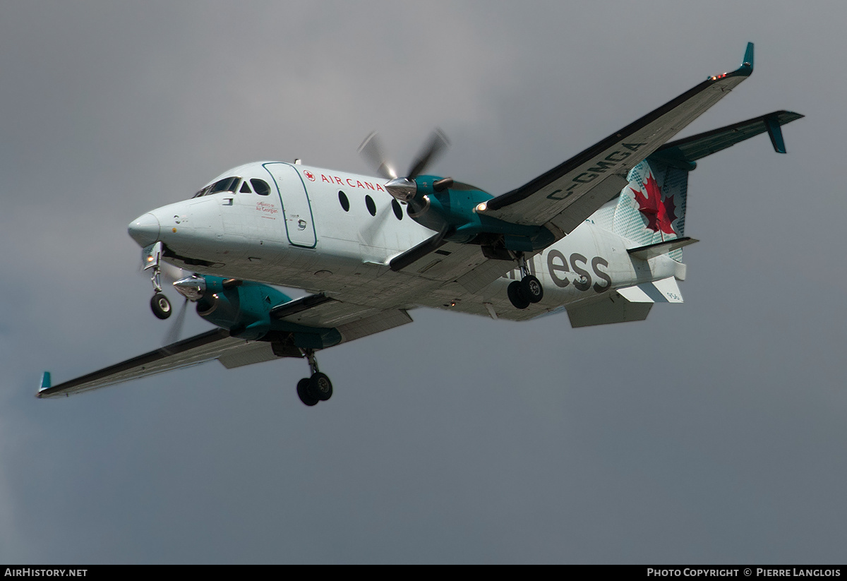 Aircraft Photo of C-GMGA | Raytheon 1900D | Air Canada Express | AirHistory.net #265901