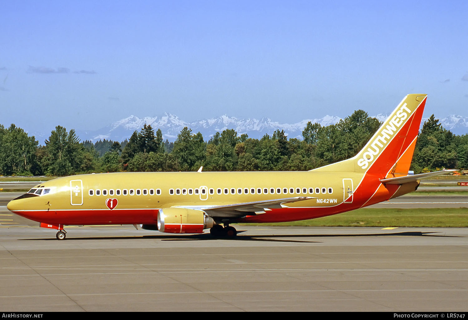 Aircraft Photo of N642WN | Boeing 737-3H4 | Southwest Airlines | AirHistory.net #265904