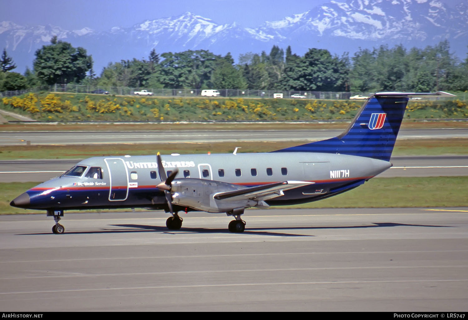 Aircraft Photo of N1117H | Embraer EMB-120RT Brasilia | United Express | AirHistory.net #265917