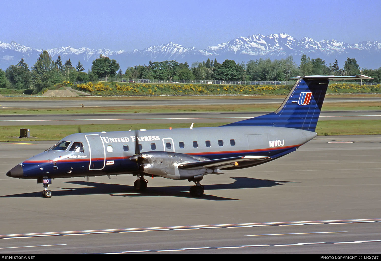 Aircraft Photo of N1110J | Embraer EMB-120RT Brasilia | United Express | AirHistory.net #265918