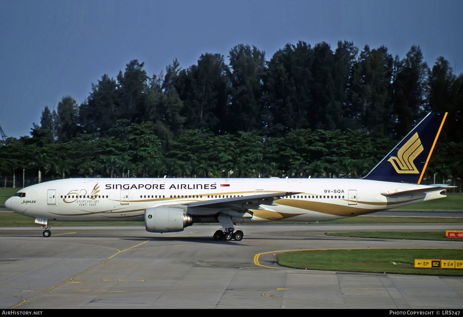 Aircraft Photo of 9V-SQA | Boeing 777-212/ER | Singapore Airlines | AirHistory.net #265962
