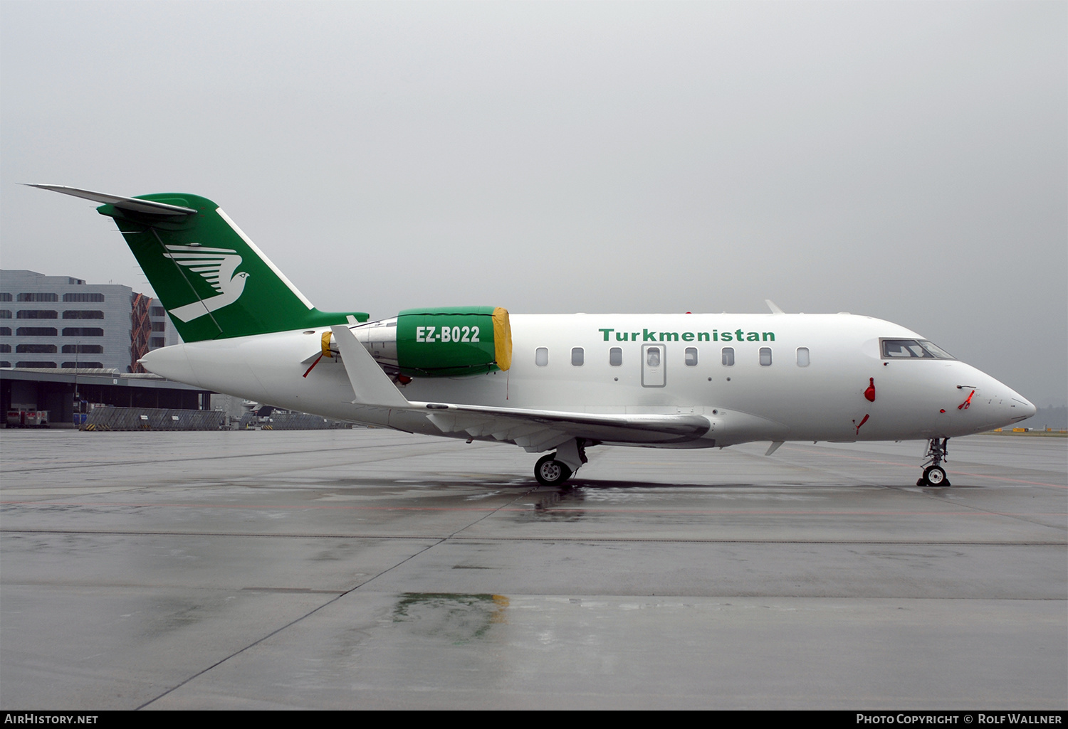 Aircraft Photo of EZ-B022 | Bombardier Challenger 605 (CL-600-2B16) | Turkmenistan Airlines | AirHistory.net #266243