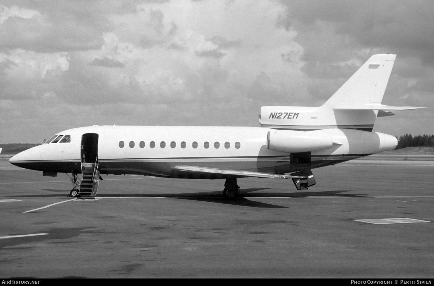 Aircraft Photo of N127EM | Dassault Falcon 900 | AirHistory.net #266252