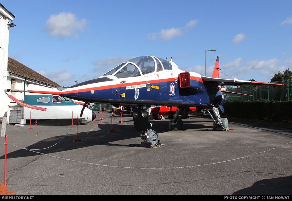 Aircraft Photo of XW566 | Sepecat Jaguar B | UK - Air Force | AirHistory.net #266285