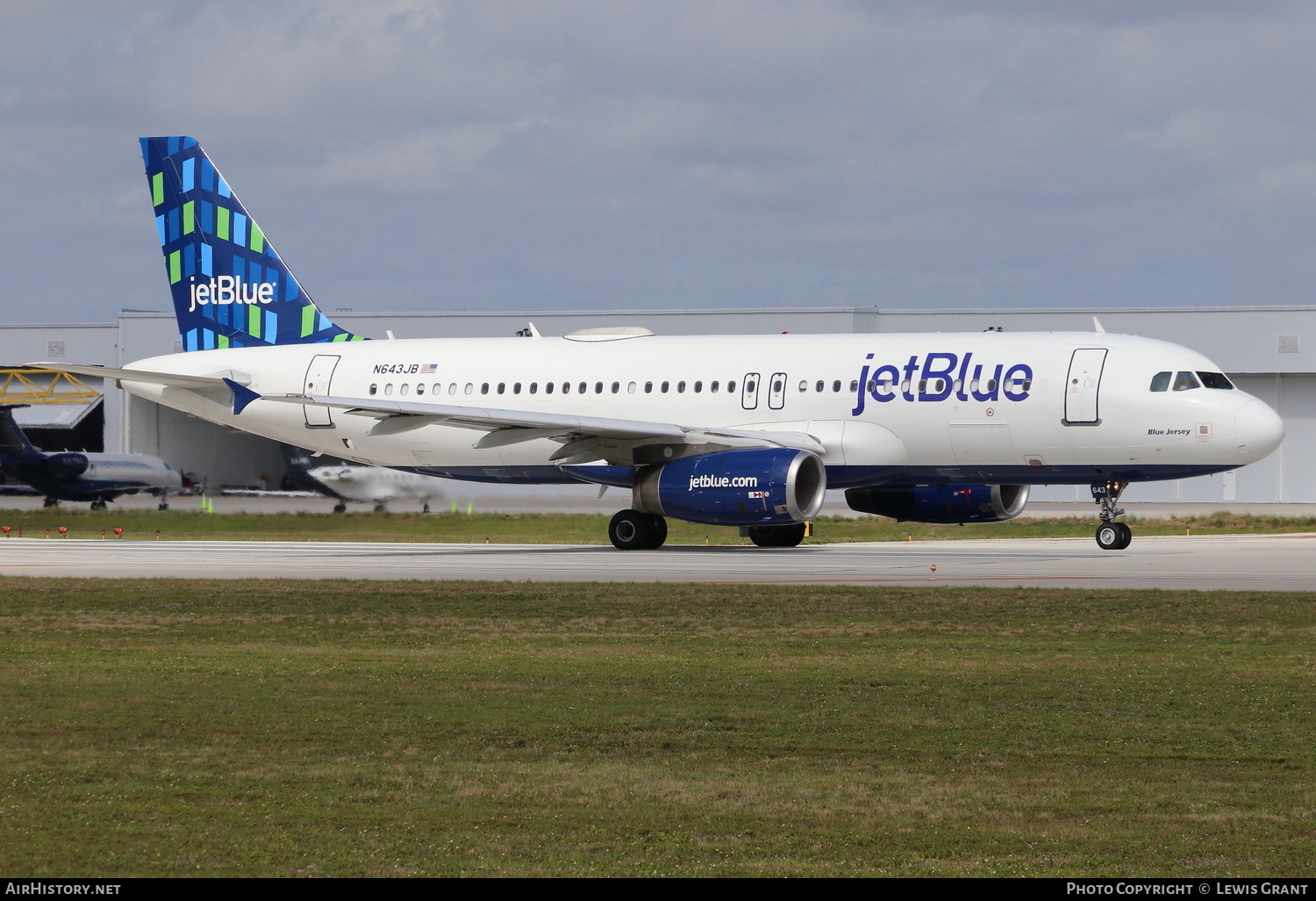Aircraft Photo of N643JB | Airbus A320-232 | JetBlue Airways | AirHistory.net #266355