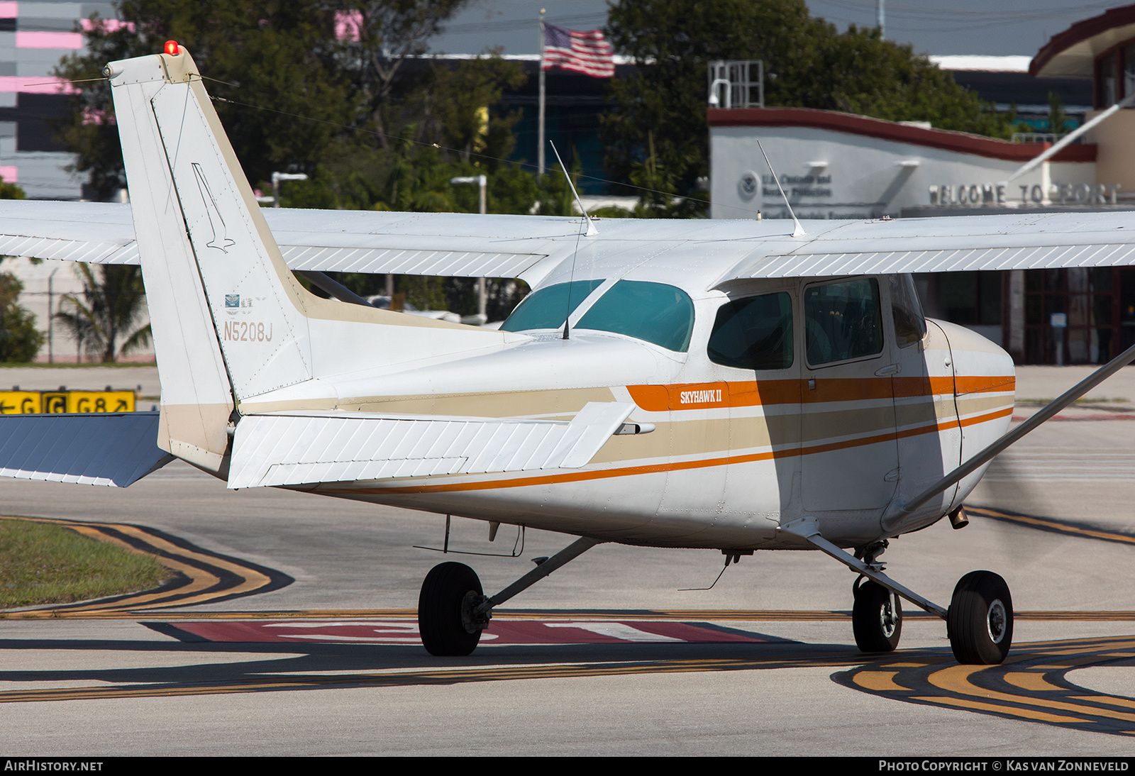 Aircraft Photo of N5208J | Cessna 172N Skyhawk II | AirHistory.net #266373