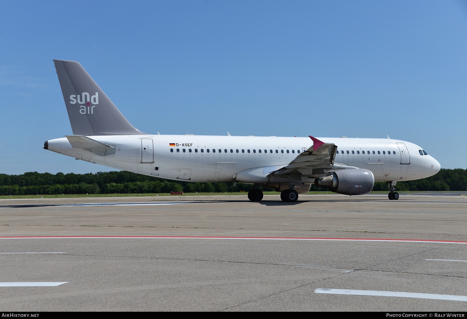 Aircraft Photo of D-ASEF | Airbus A320-214 | Sundair | AirHistory.net #266433
