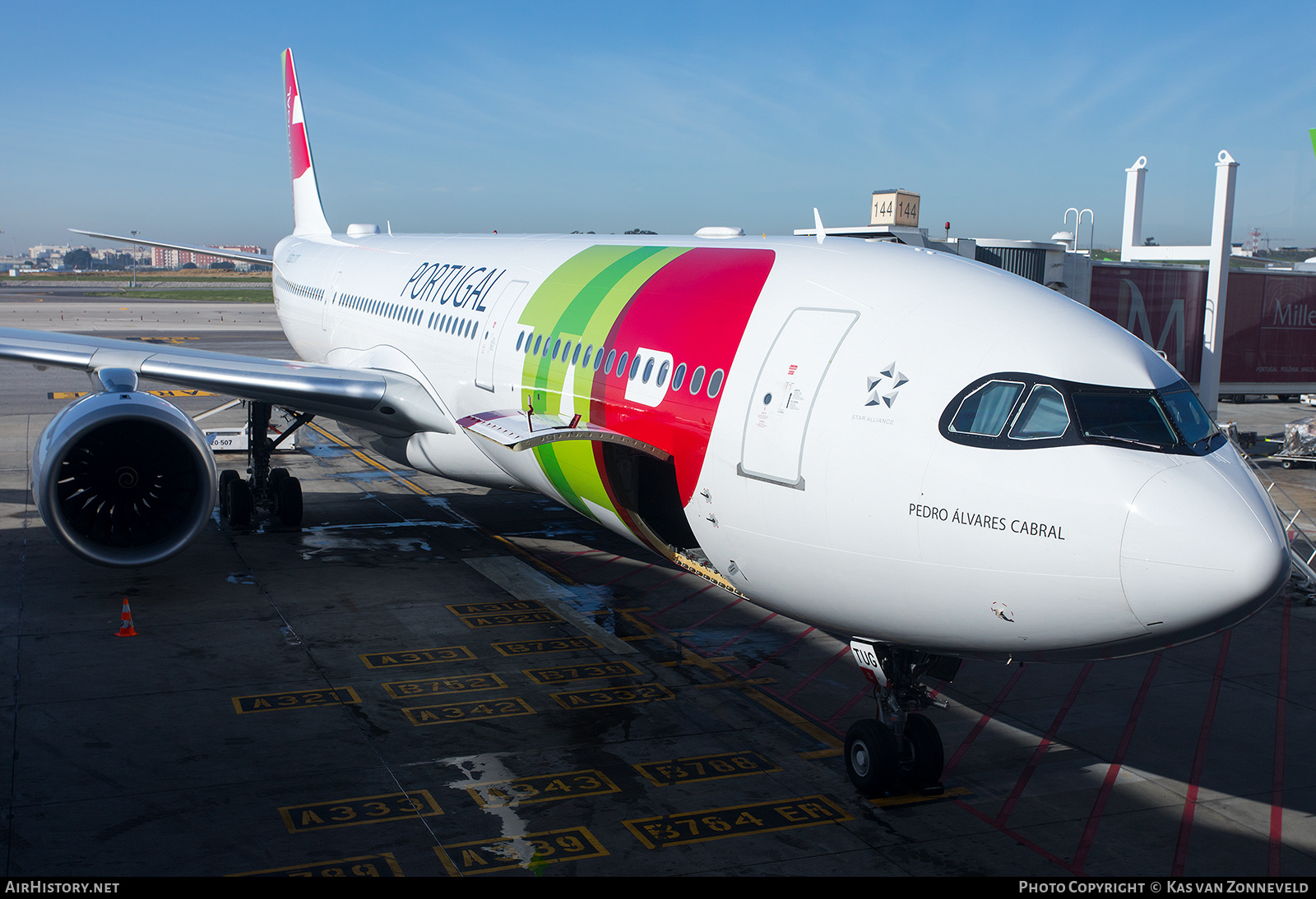 Aircraft Photo of CS-TUG | Airbus A330-941N | TAP Air Portugal | AirHistory.net #266486