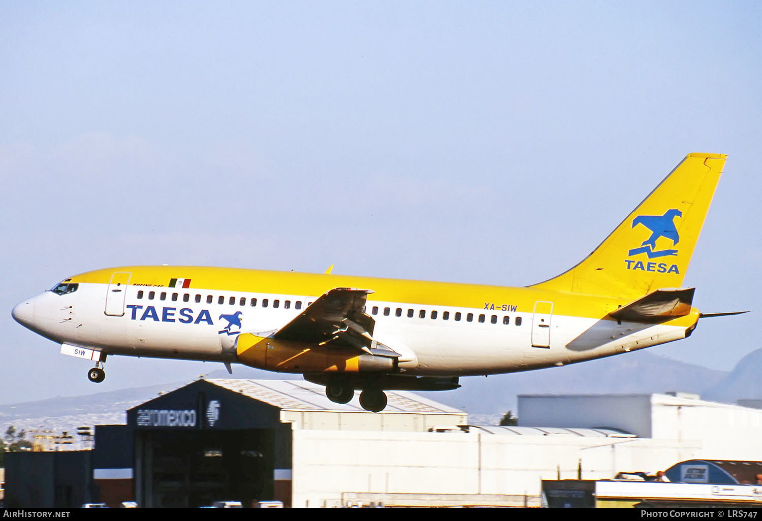 Aircraft Photo of XA-SIW | Boeing 737-2T4/Adv | TAESA - Transportes Aéreos Ejecutivos | AirHistory.net #266504