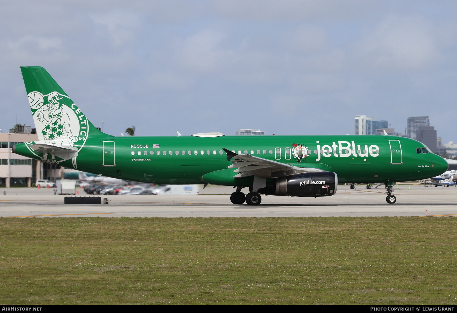 Aircraft Photo of N595JB | Airbus A320-232 | JetBlue Airways | AirHistory.net #266527