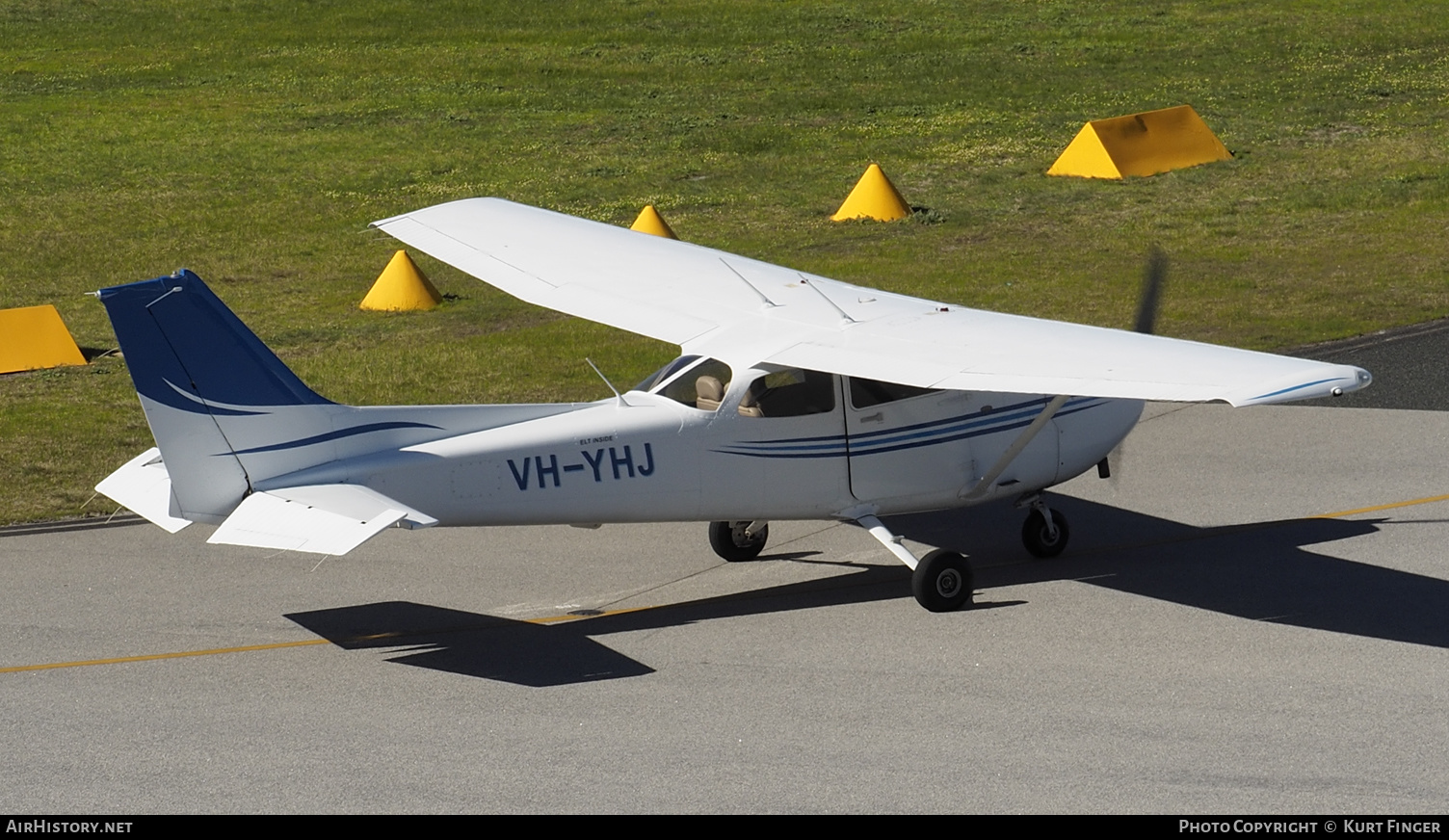 Aircraft Photo of VH-YHJ | Cessna 172S Skyhawk | Airflite | AirHistory.net #266533