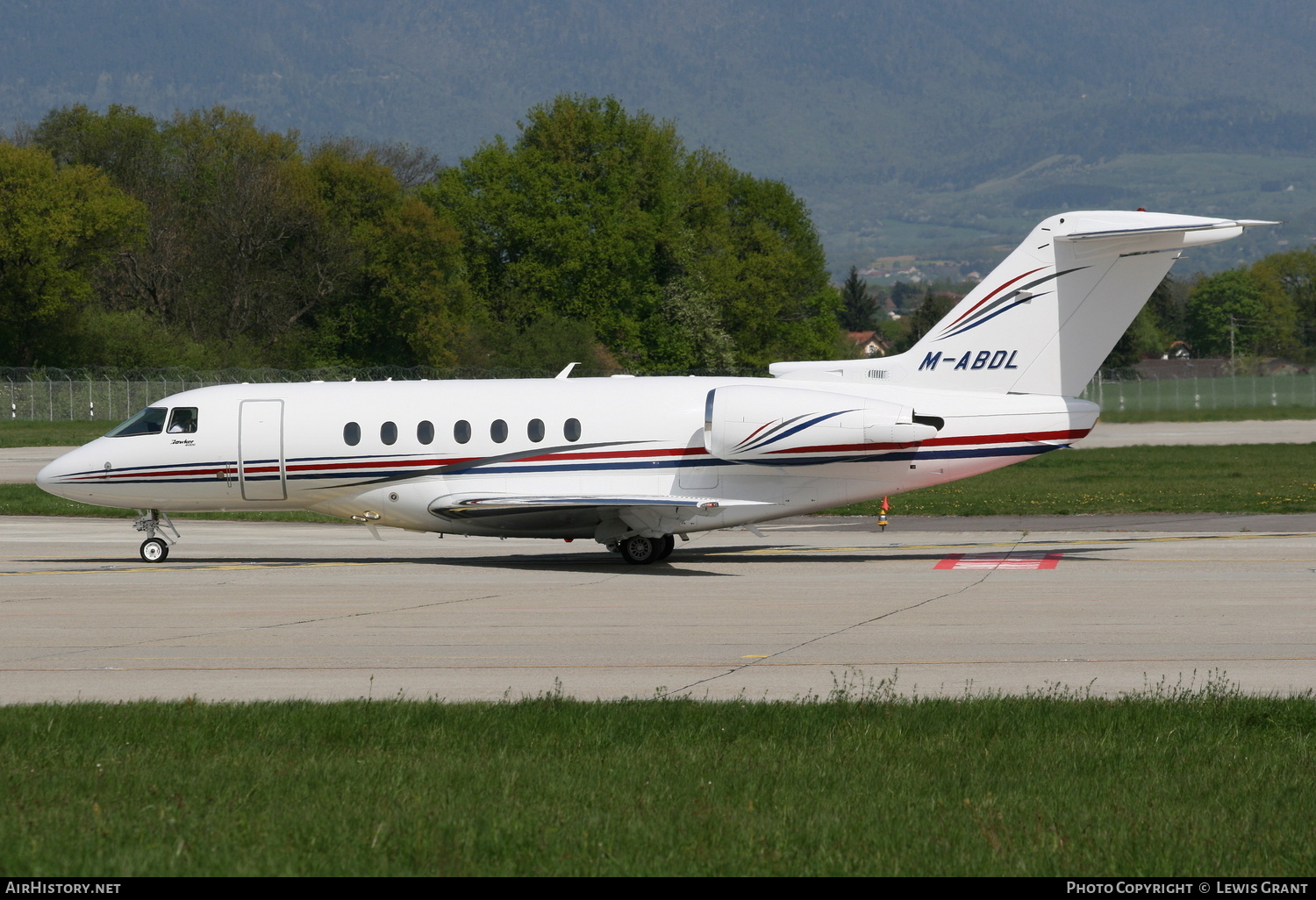 Aircraft Photo of M-ABDL | Raytheon Hawker 4000 Horizon | AirHistory.net #266590