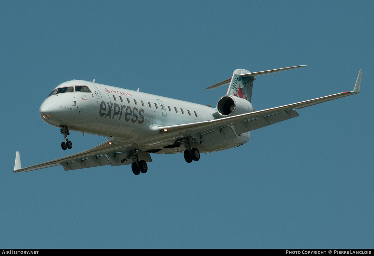 Aircraft Photo of C-GQJA | Bombardier CRJ-200ER (CL-600-2B19) | Air Canada Express | AirHistory.net #266645