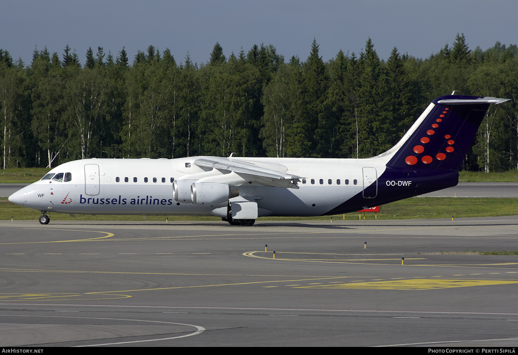 Aircraft Photo of OO-DWF | British Aerospace Avro 146-RJ100 | Brussels Airlines | AirHistory.net #266750