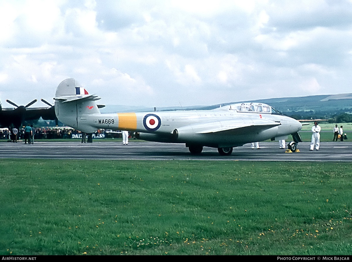 Aircraft Photo of WA669 | Gloster Meteor T7 | UK - Air Force | AirHistory.net #266871