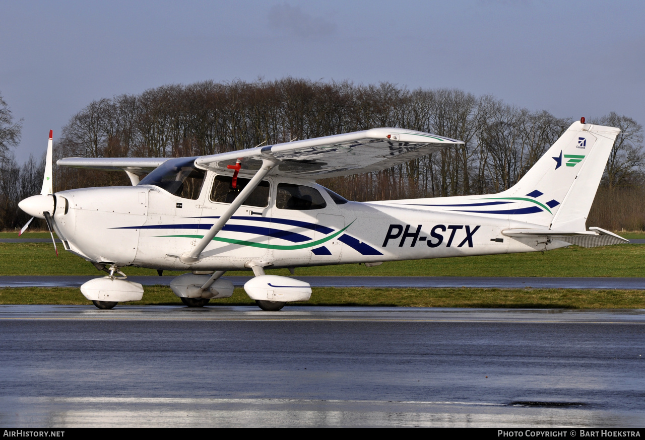 Aircraft Photo of PH-STX | Cessna 172S Skyhawk | Stella Aviation | AirHistory.net #266935