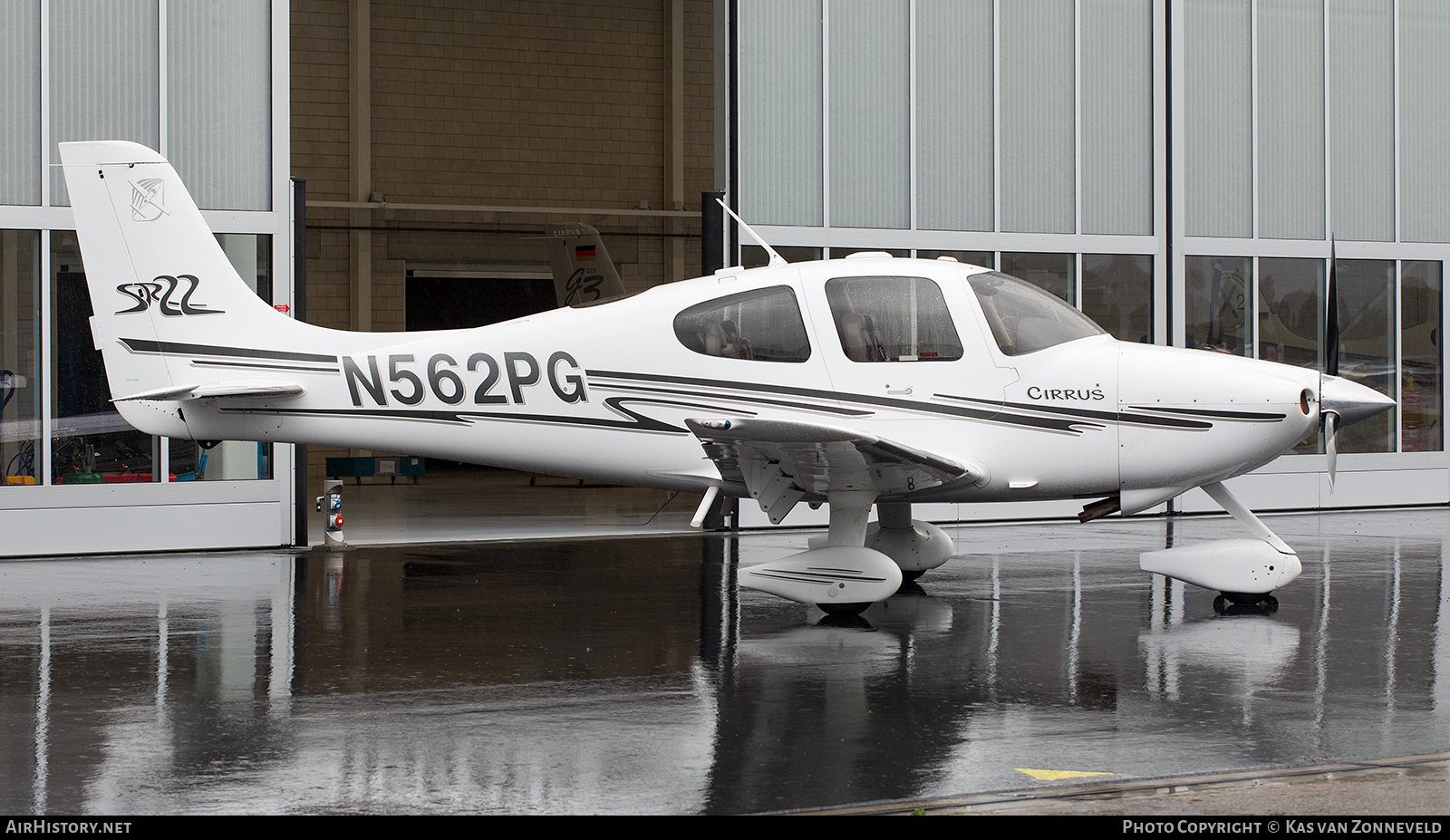 Aircraft Photo of N562PG | Cirrus SR-22 G1 | AirHistory.net #266966