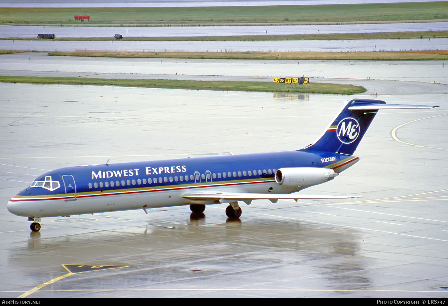 Aircraft Photo of N205ME | McDonnell Douglas DC-9-32 | Midwest Express Airlines | AirHistory.net #267045